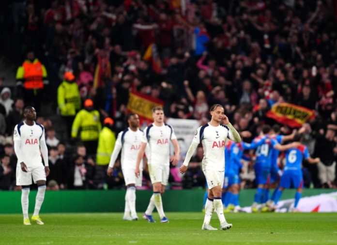 Atlético Madrid đụng độ Barcelona