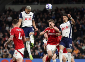 Tottenham thua thảm Nottingham, rơi xuống vị trí 17