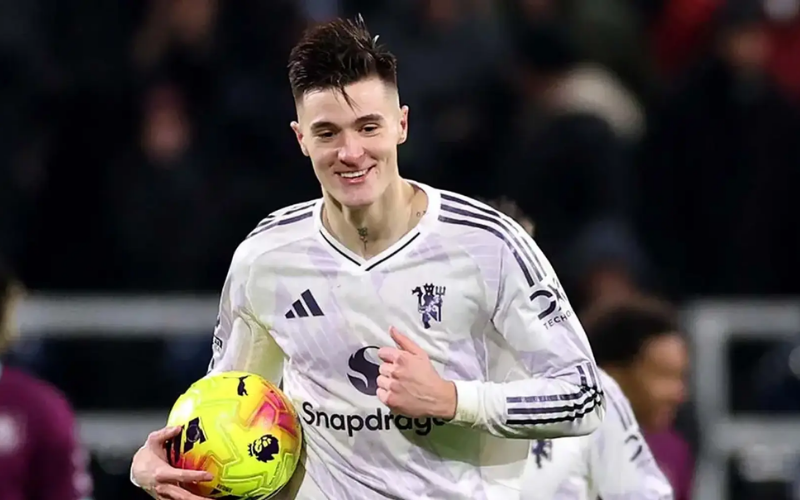 Benjamin Sesko đang trở thành “quân bài tẩy” đúng nghĩa