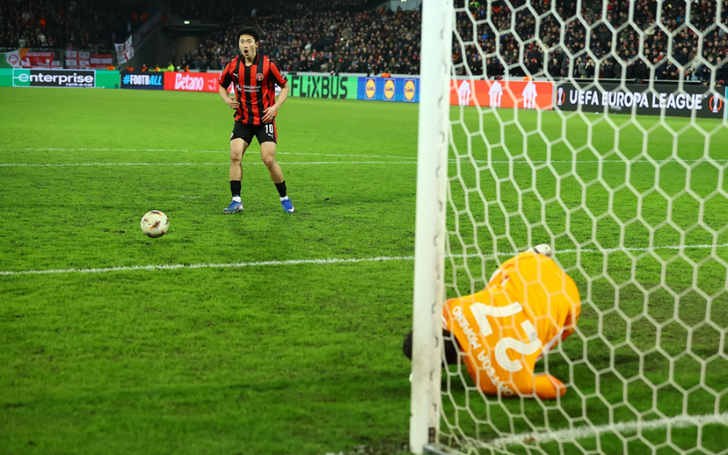 Loạt luân lưu thảm họa của Midtjylland