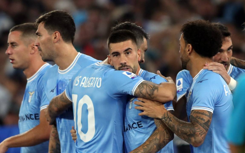 Lazio đang vận hành một lối chơi cân bằng hơn nhưng vẫn giữ được nền tảng kiểm soát bóng