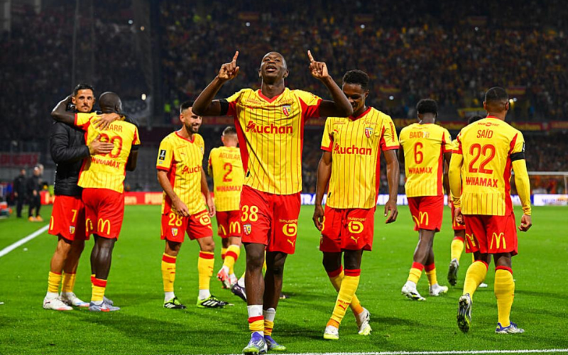 Bảng vàng thành tích và vị thế của "Kẻ thách thức"