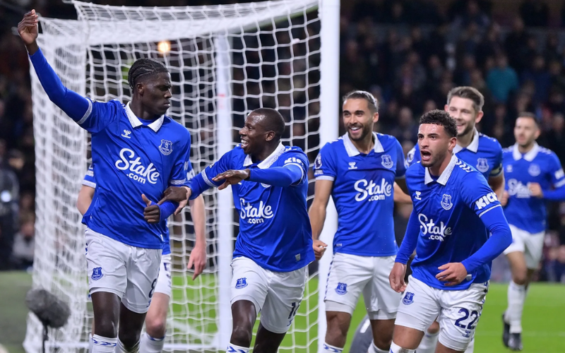 Everton vận hành lối chơi thực dụng nhưng không thiếu đi sự tinh tế trong các tình huống phản công