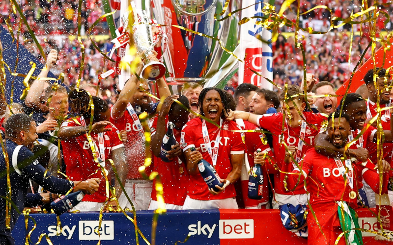 Nottingham Forest đại diện cho lịch sử hào hùng và tinh thần quật khởi của vùng East Midlands.